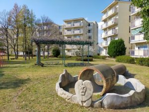 昭和の団地が“エモい”住まいに？若者が注目する中古団地の魅力とリスク